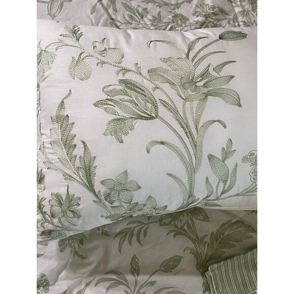 Laura Ashley Home  Lindy 5-Piece Green Floral Cotton Twin 2-Sided Comforter Set - Picture 3 of 9